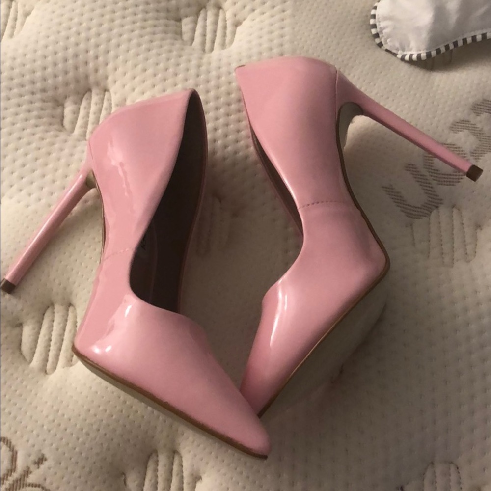 pink pumps